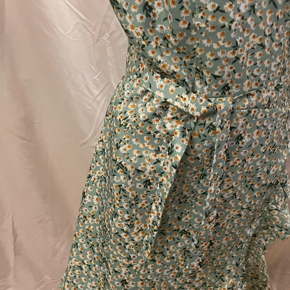 Spring Flowers Wrap Around Dress - Picture 3 of 8
